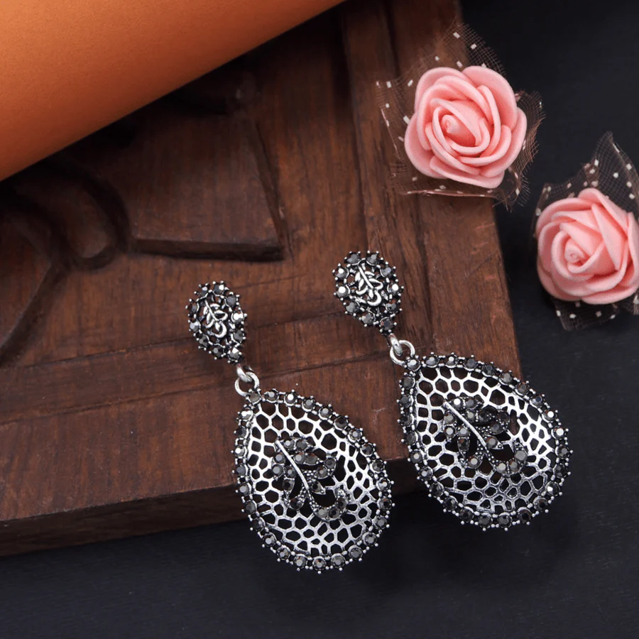 Midnight Mesh Teardrop Drops - Image 1